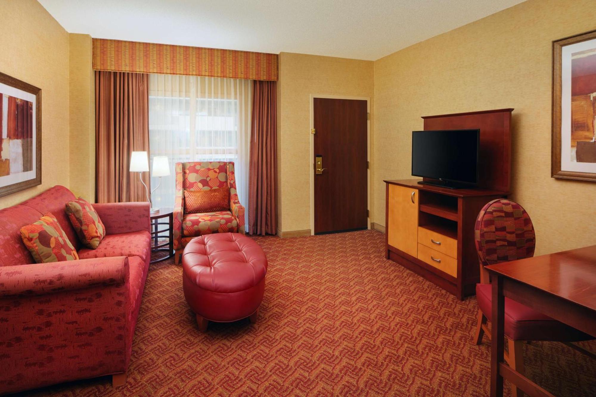 Embassy By Hilton Charlotte Golf & 3*
