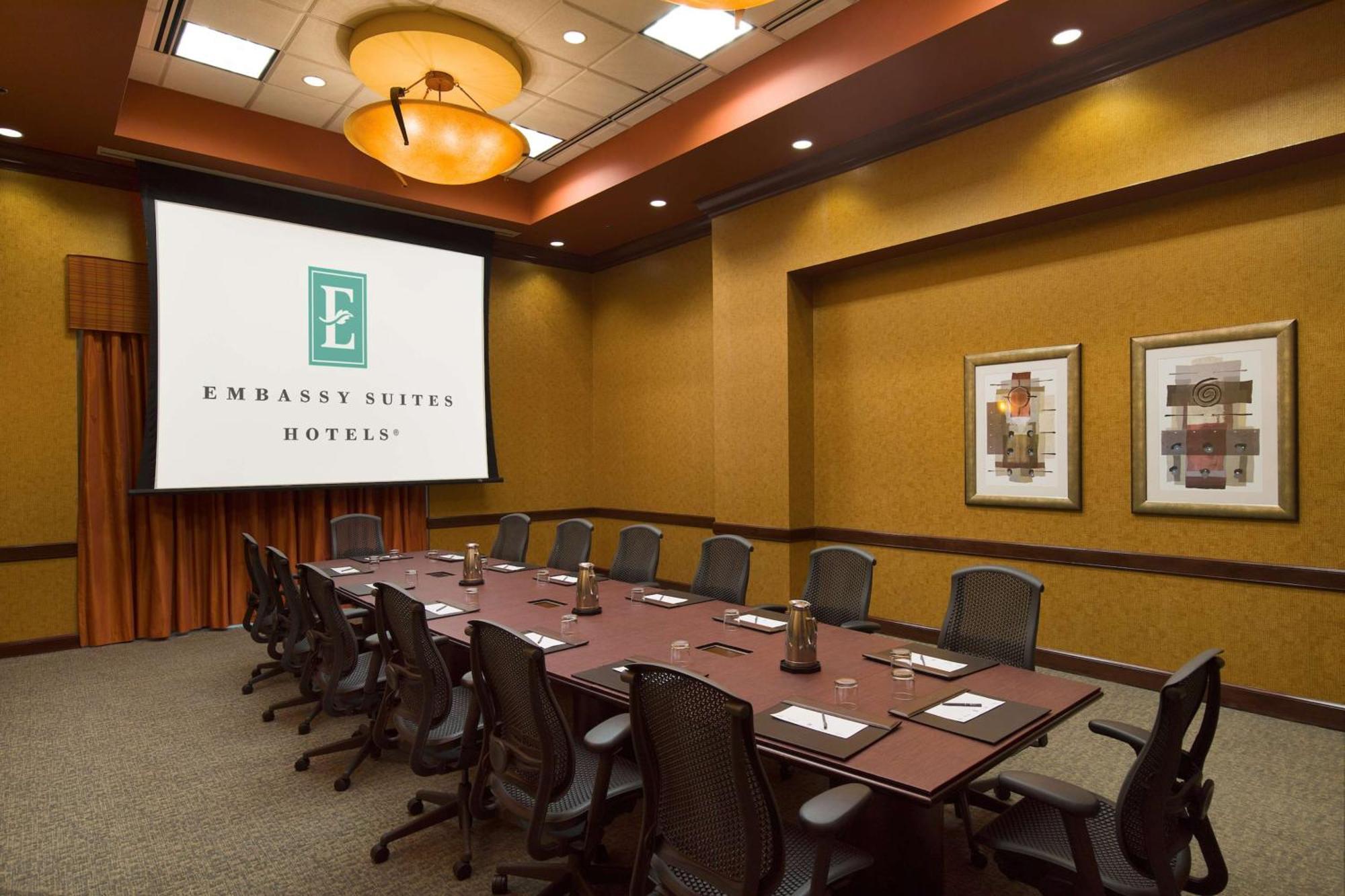 Embassy By Hilton Charlotte Golf & Resort 3*