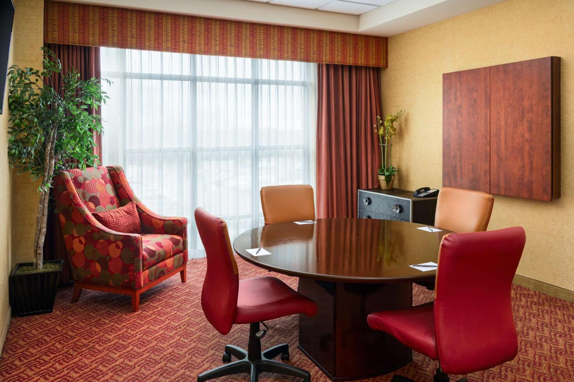 Resort Embassy By Hilton Charlotte Golf & 3*