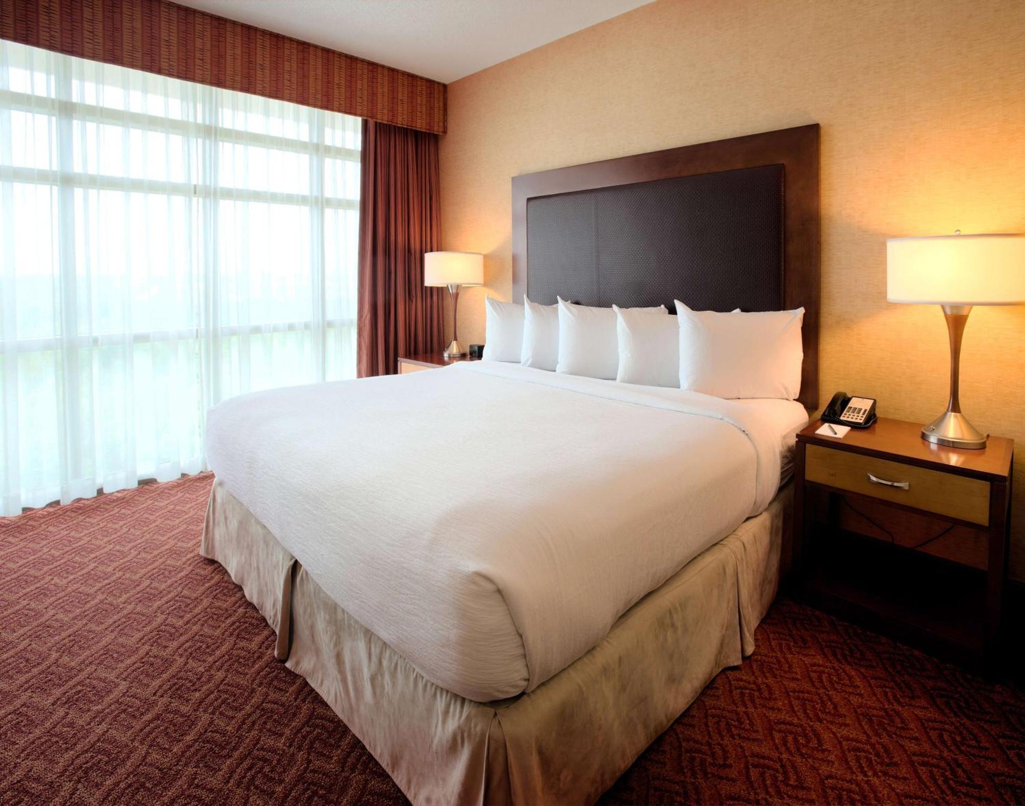Resort Embassy By Hilton Charlotte Golf & Concord