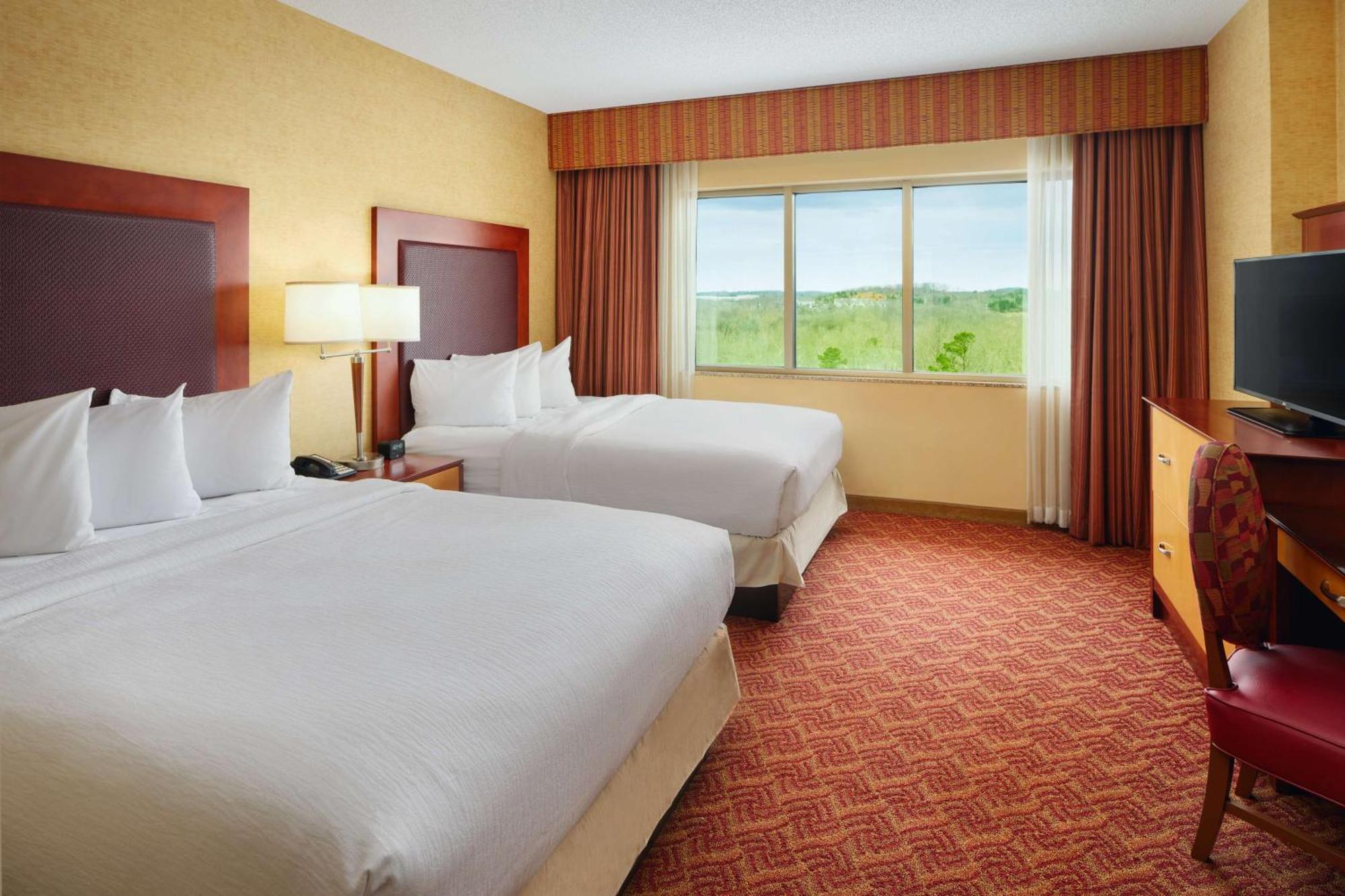 Embassy By Hilton Charlotte Golf &