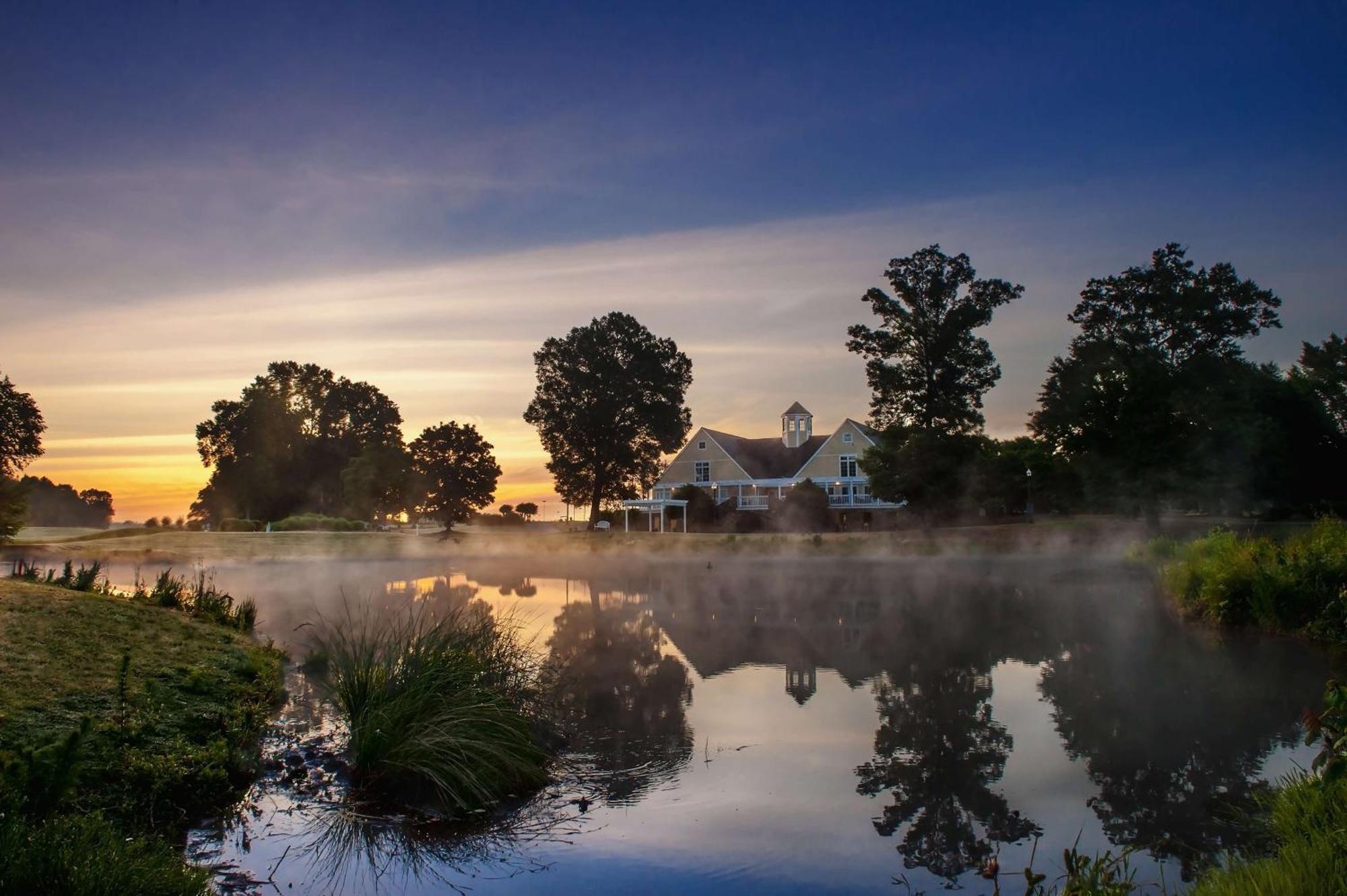 Embassy By Hilton Charlotte Golf & Resort 3*