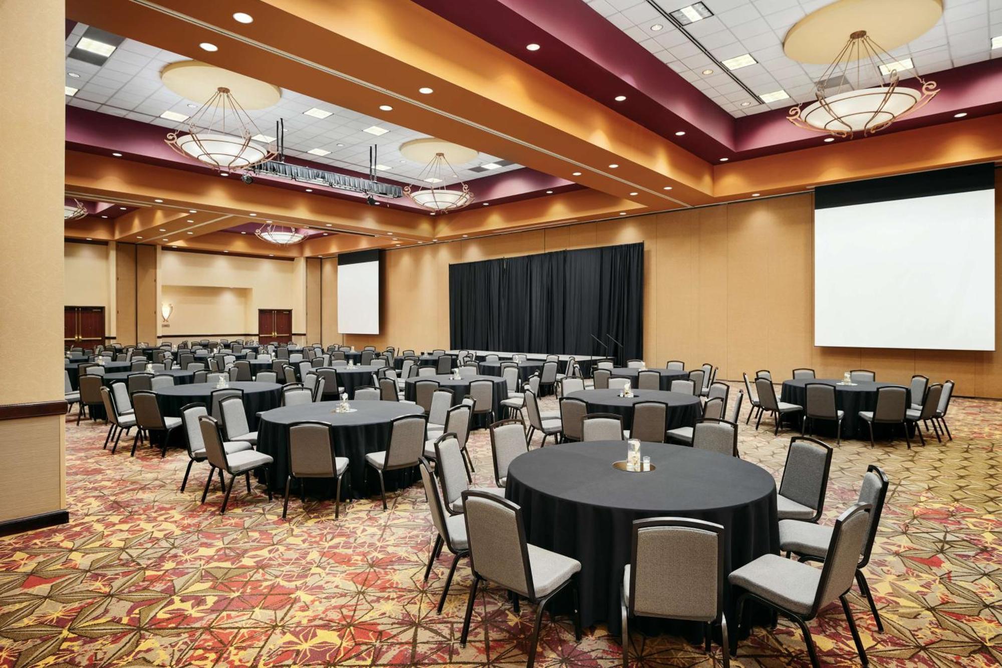 Resort Embassy By Hilton Charlotte Golf & Concord